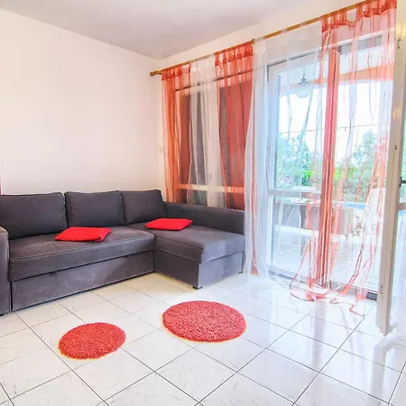 In Croatia Near Stunning Coastline بولا