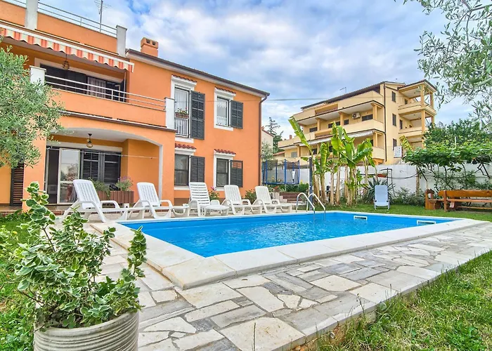 In Croatia Near Stunning Coastline * Pola