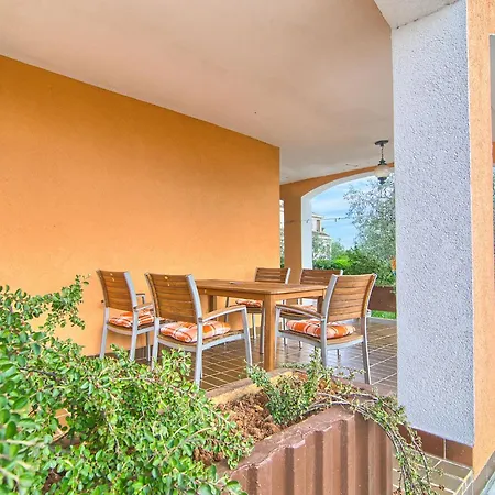 Apartment In Croatia Near Stunning Coastline Pula