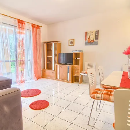 In Croatia Near Stunning Coastline Apartment Pula